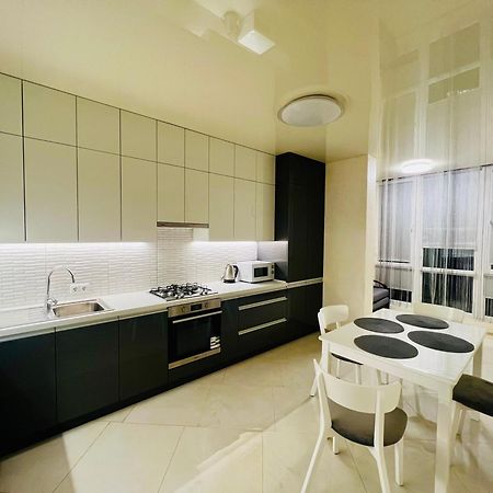 Шевченка,60 - Семицвіт Leilighet Lviv Eksteriør bilde